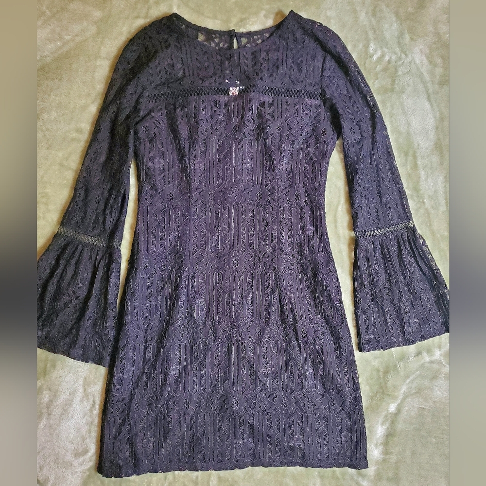 Black Lacey Dress With Flared Sleeves